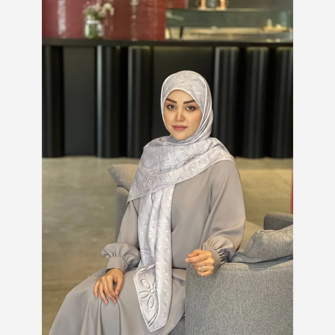 روسری مجلسی زنانه طرح مروارید نخ کاستوم سیتو قواره بزرگ 140 سانتیمتر دورچرخدوز
