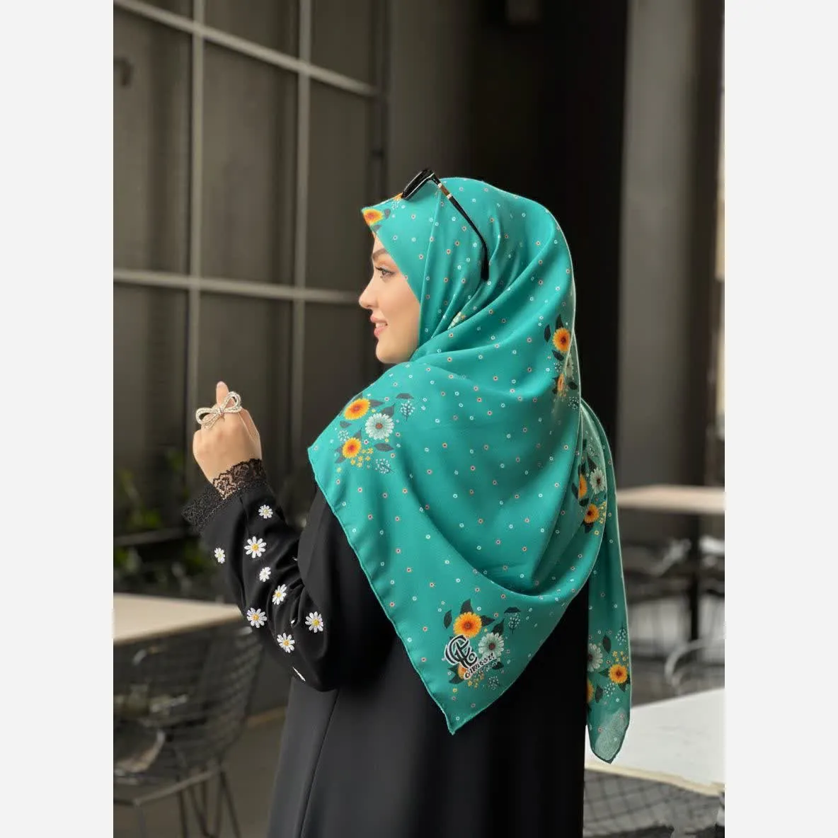 روسری مجلسی طرح پونه تیره نخ کاستوم قواره بزرگ زنانه 140x140