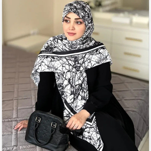 روسری نخ طرح ختن ابعاد 140 در 140 بانوان