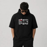 تی شرت مردانه کلاهدار نخی طرح حروف مشکی مدل STRONG