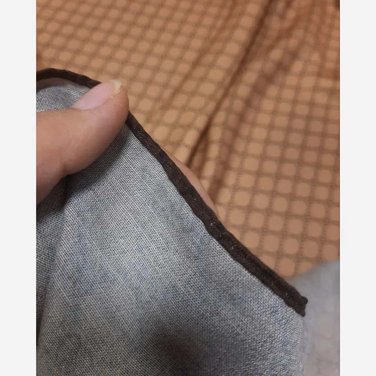 روسری نخ کاستوم طرح گوچی حاشیه قهوه ای زمینه نسکافه ای سایز بزرگ