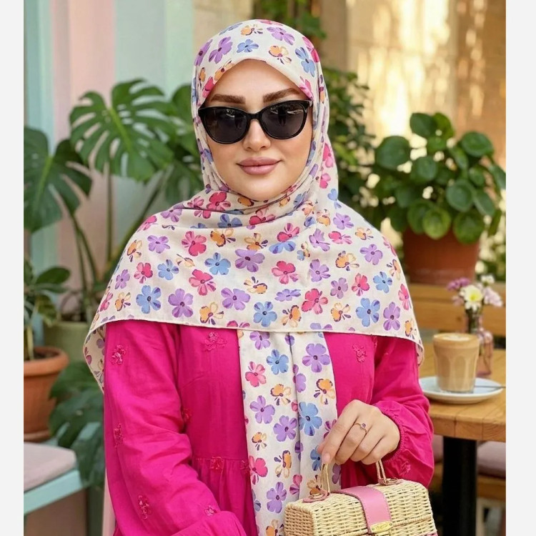روسری نخ کاستوم طرح گل کاغذی قواره بزرگ 140x140 دور چرخ دوز کرم شیری