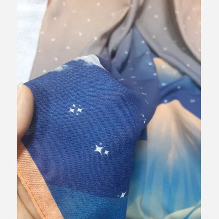 روسری نخی کاستوم قواره بزرگ 140 سانتی متری طرح جانان