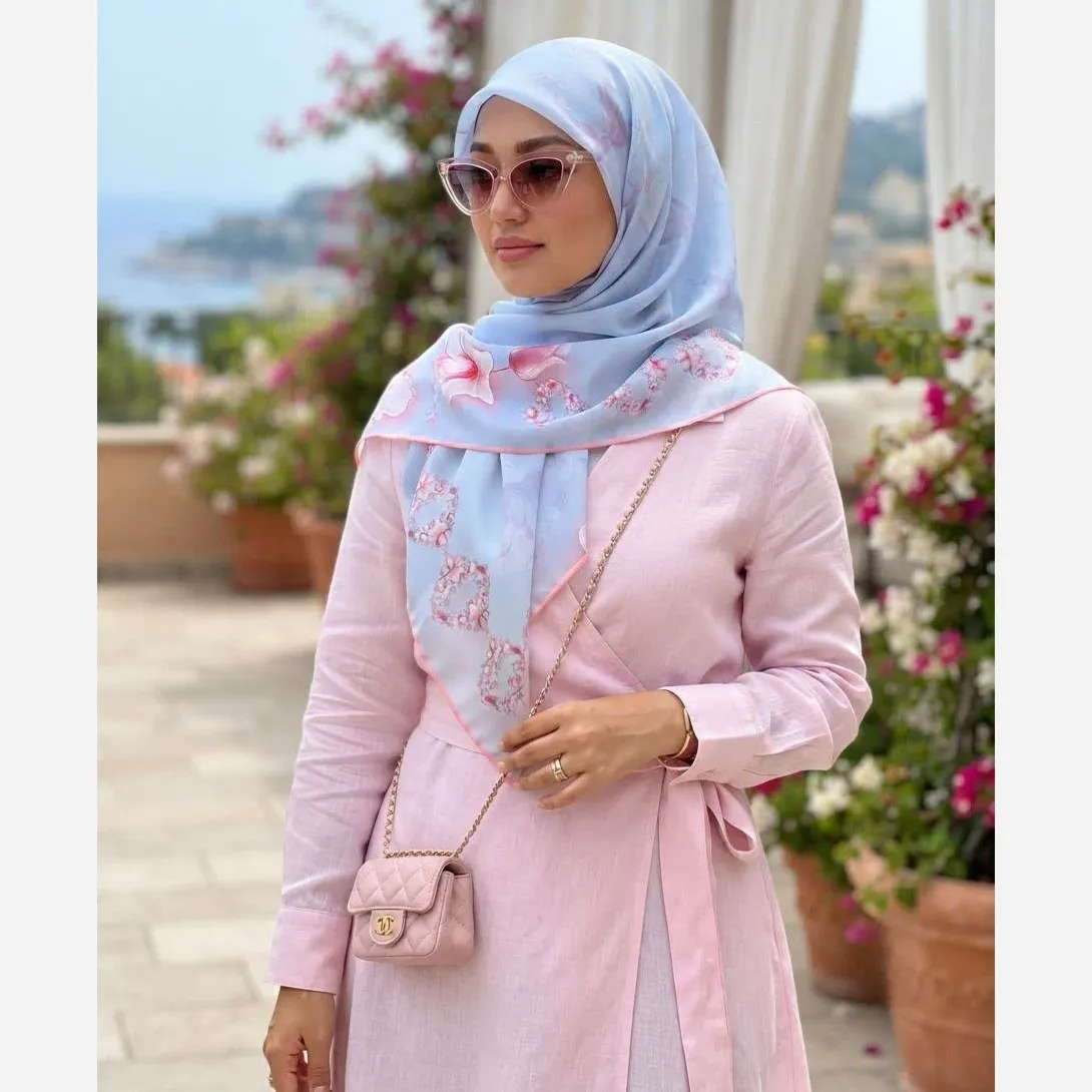 روسری نخ کاستوم قواره بزرگ 140 در 140 طرح آرام آبی و صورتی