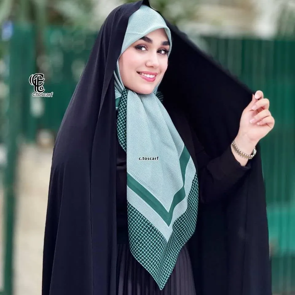 روسری نخ کاستوم طرح کاملیا قواره بزرگ کرم قهوه ای و سبز سایز 140