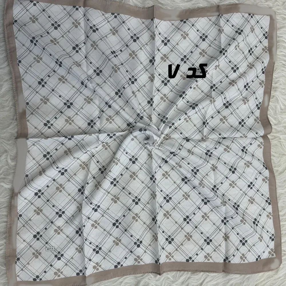 مینی اسکارف کرمی نخ قواره 65x65 سانتیمتر مناسب استفاده روزمره بدون آبرفت و رنگ رفت