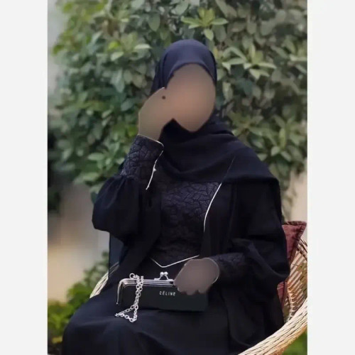 عبای زنانه طرح حسنا جنس کرپ الیزه رنگ مشکی فری سایز
